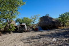 VW-T3-Syncro-Vanagon-Namibia-Finger-Clip-Camp